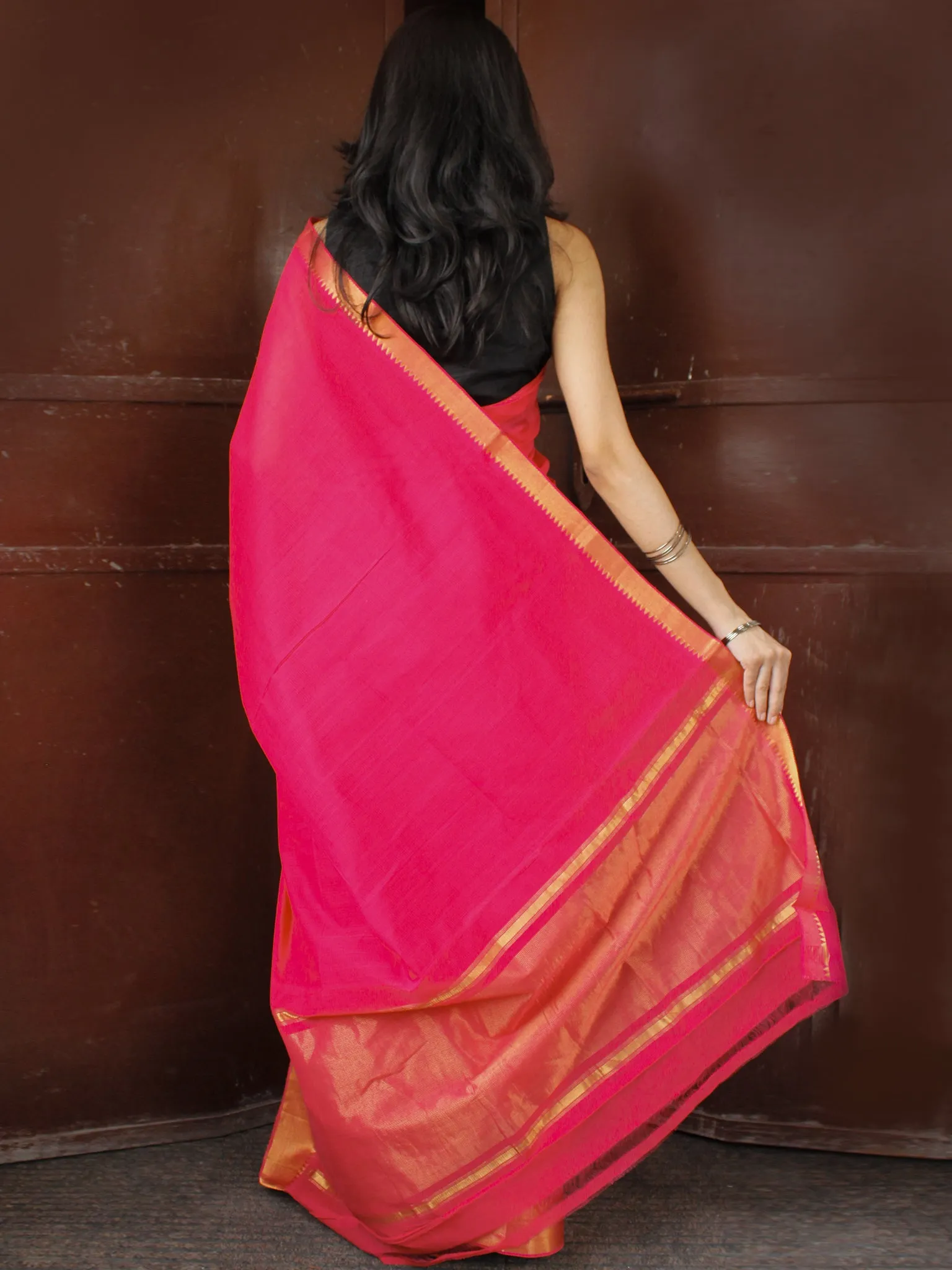 Dark Pink Golden Handloom Mangalagiri Cotton Saree With Zari Border - S031703687