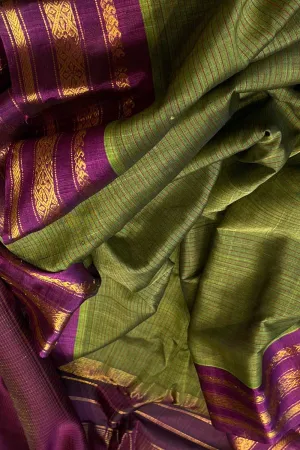 Green Gadwal Handloom Pure Cotton Saree - Elegant and Eco-Friendly