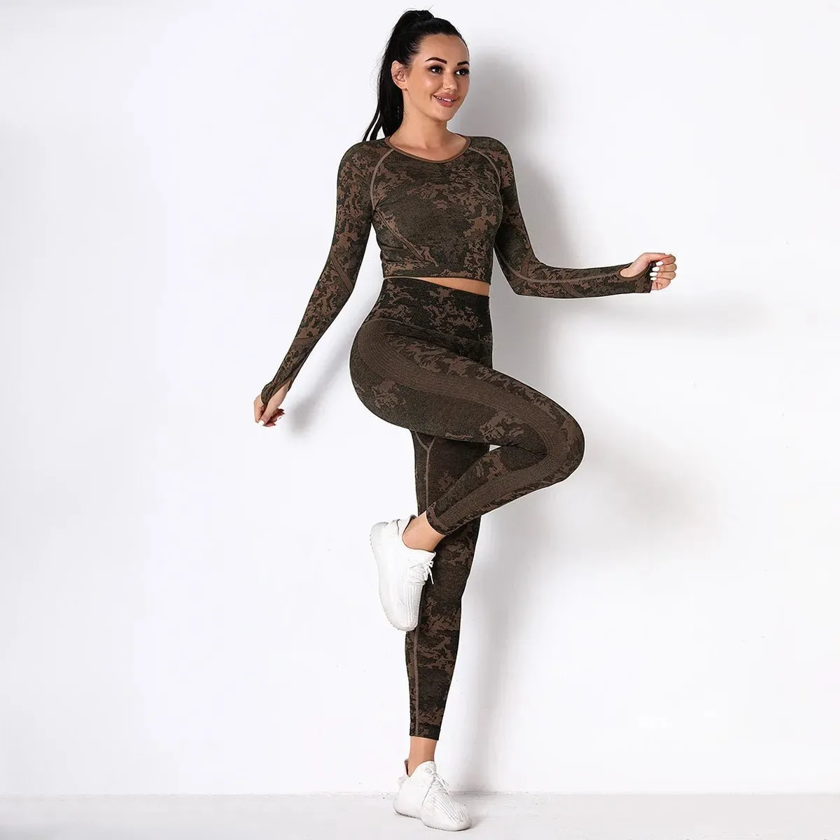 Stylish Women's Jacquard Leggings Set with Long Sleeve Camo Top for Yoga and Fitness