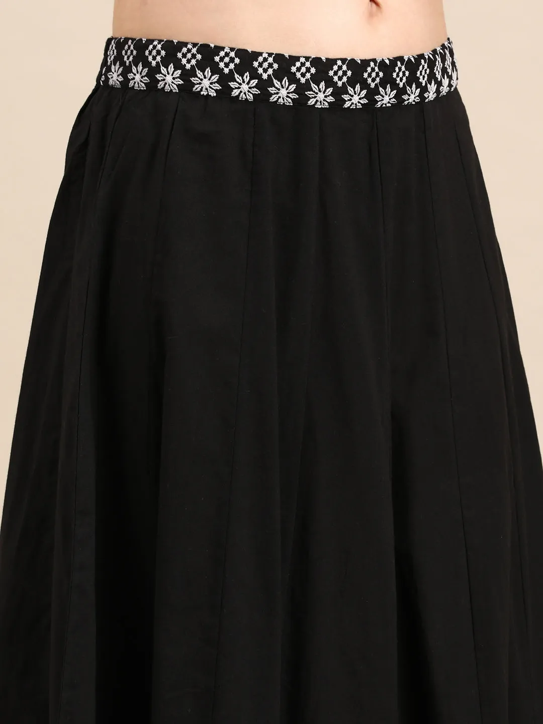 Women's Black Embroidered Kurta Set